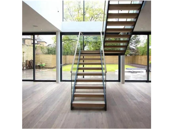 別墅裝修選旋轉(zhuǎn)樓梯還是直梯 別墅直行轉(zhuǎn)角樓梯設(shè)計.png